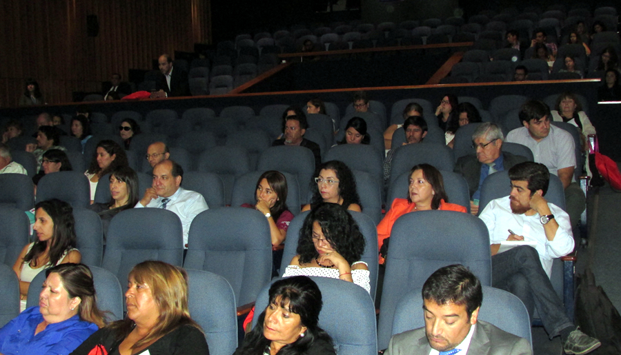 Dirigentes del FTH participaron hoy del Seminario "Promoviendo el Dialogo Social en Chile"