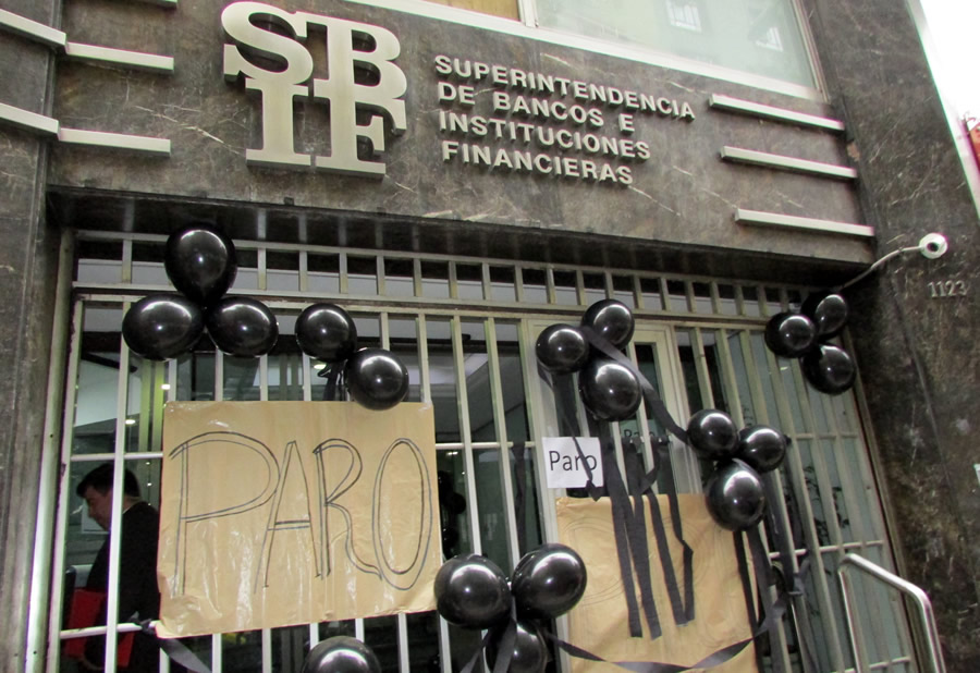 ¡Histórico! Funcionarios/as de Superintendencia de Bancos en PARO!! Tienen el rotundo apoyo de ANEF y FTH